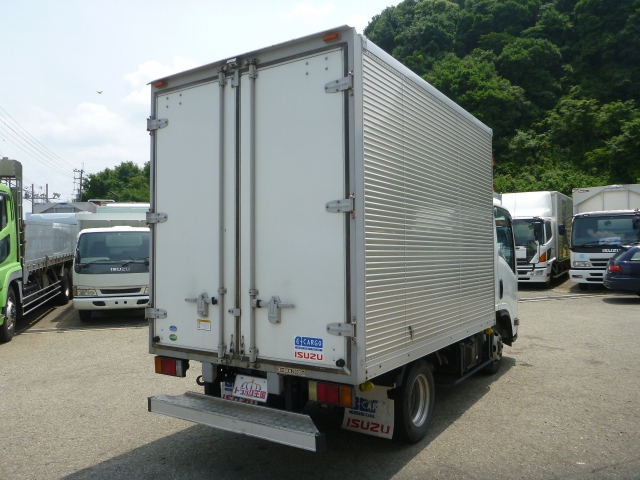 いすゞエルフアルミバン小型（2t・3t）[写真02]