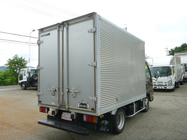 いすゞエルフアルミバン小型（2t・3t）[写真02]