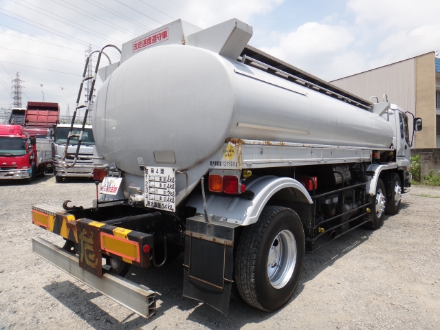 いすゞギガタンク車（タンクローリー）大型（10t）[写真02]