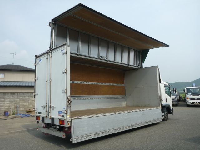 いすゞフォワードアルミウイング中型（4t）[写真02]