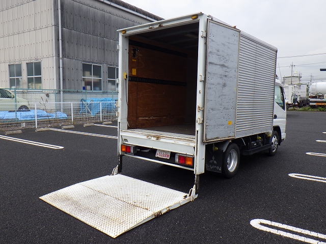 三菱ふそうキャンターアルミバン小型（2t・3t）[写真02]