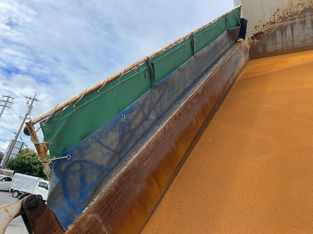 いすゞギガダンプ大型（10t）[写真13]