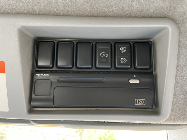 いすゞギガダンプ大型（10t）[写真38]