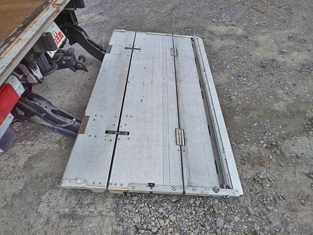 日野デュトロアルミバン小型（2t・3t）[写真16]