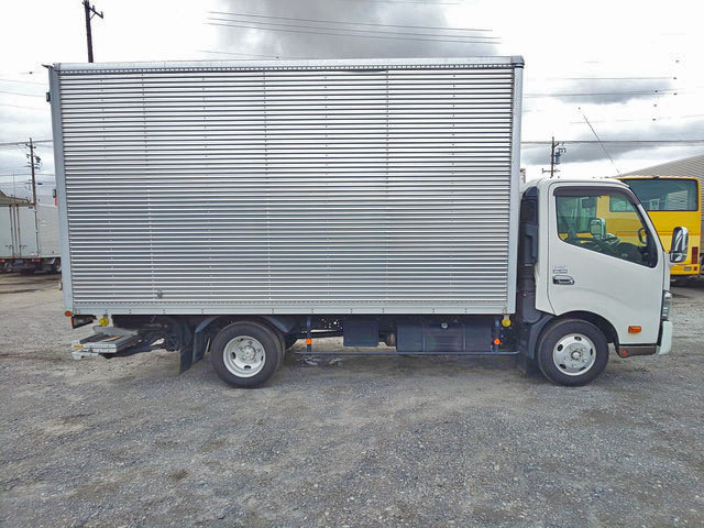 日野デュトロアルミバン小型（2t・3t）[写真06]
