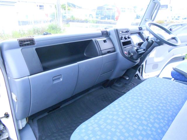 三菱ふそうキャンター幌ウイング小型（2t・3t）[写真32]