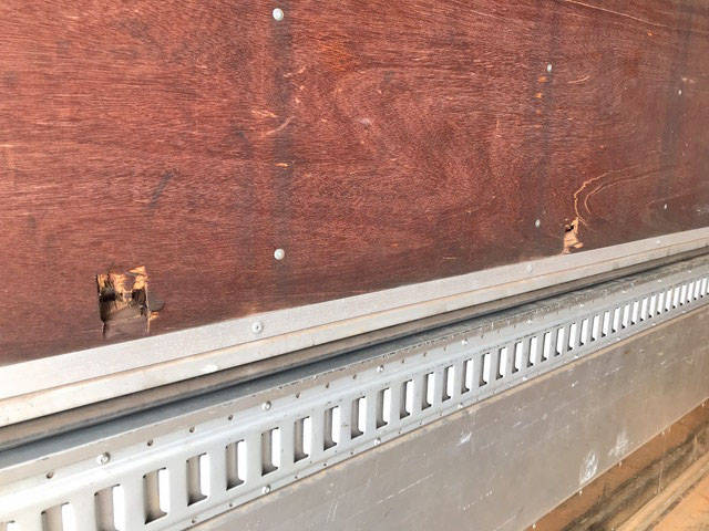 三菱ふそうファイターアルミウイング中型（4t）[写真13]