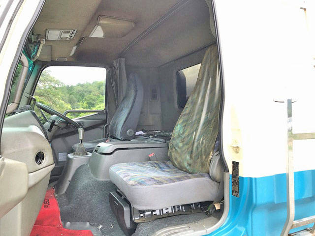 三菱ふそうファイターアルミウイング中型（4t）[写真30]