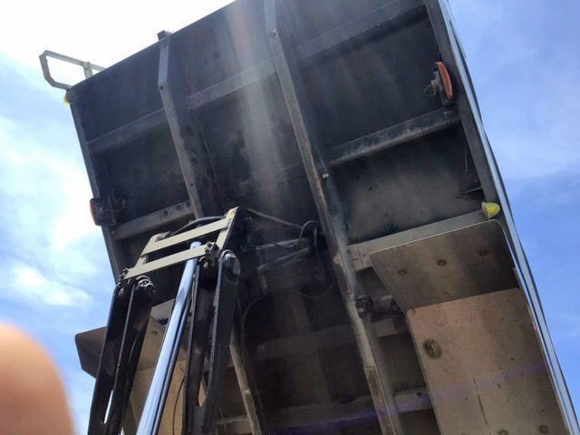 三菱ふそうスーパーグレートダンプ大型（10t）[写真13]