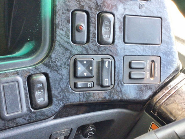 三菱ふそうスーパーグレートダンプ大型（10t）[写真34]