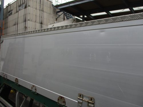 UDトラックスクオンアルミブロック大型（10t）[写真11]