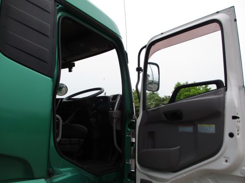 UDトラックスクオンアルミブロック大型（10t）[写真19]