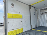 いすゞエルフ冷凍車（冷蔵車）小型（2t・3t）[写真14]