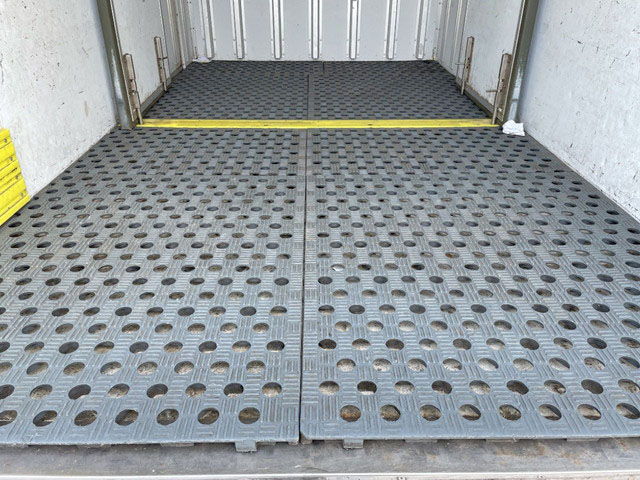 いすゞエルフ冷凍車（冷蔵車）小型（2t・3t）[写真16]