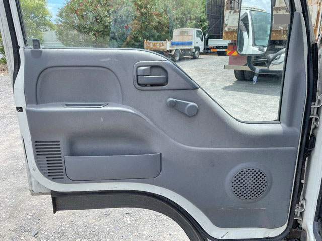 いすゞエルフ冷凍車（冷蔵車）小型（2t・3t）[写真27]