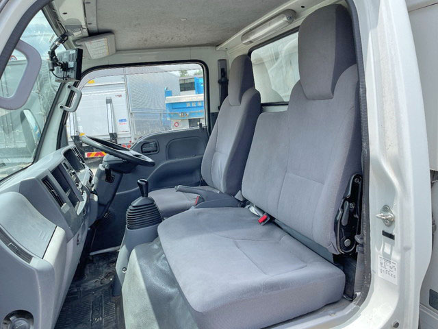 いすゞエルフ冷凍車（冷蔵車）小型（2t・3t）[写真30]