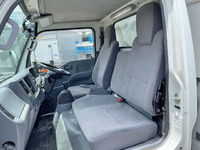 いすゞエルフ冷凍車（冷蔵車）小型（2t・3t）[写真30]