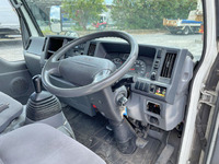 いすゞエルフ冷凍車（冷蔵車）小型（2t・3t）[写真33]