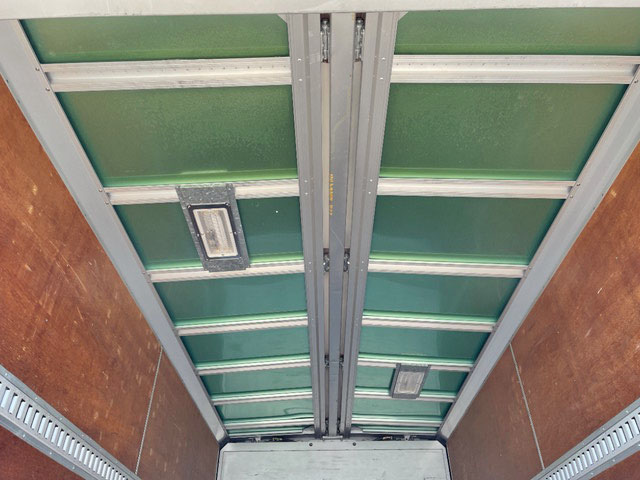 日産アトラスアルミウイング小型（2t・3t）[写真12]