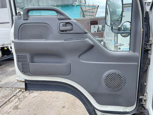 日産アトラスアルミウイング小型（2t・3t）[写真28]