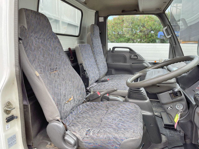 日産アトラスアルミウイング小型（2t・3t）[写真33]