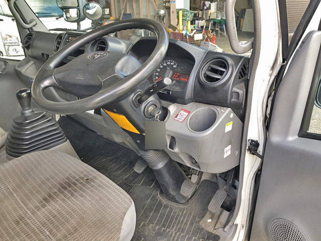 トヨタダイナ平ボディ小型（2t・3t）[写真28]