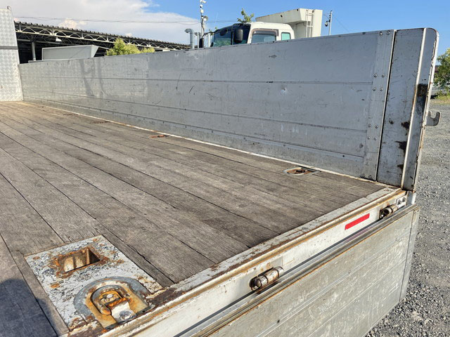 UDトラックスコンドルアルミブロック中型（4t）[写真12]