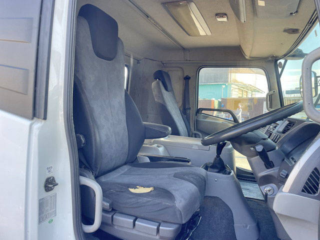 UDトラックスコンドルアルミブロック中型（4t）[写真31]