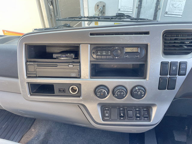 UDトラックスコンドルアルミブロック中型（4t）[写真35]