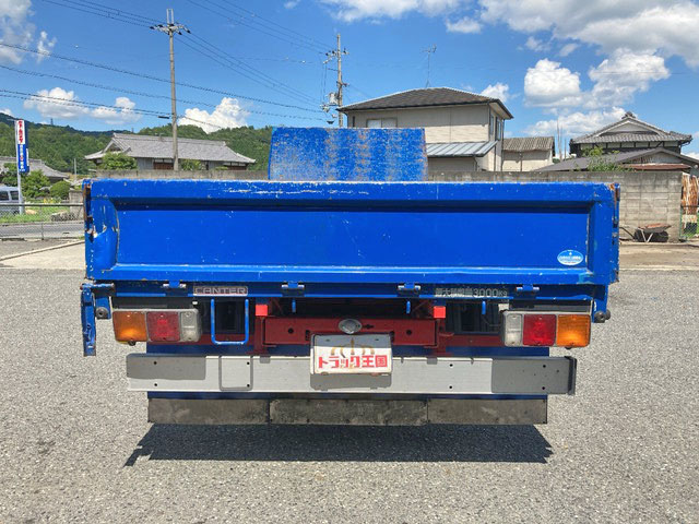 三菱ふそうキャンター平ボディ小型（2t・3t）[写真11]