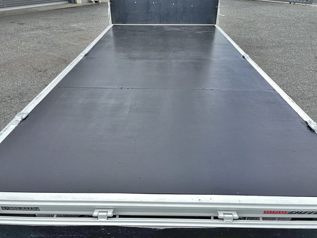 日野デュトロ平ボディ小型（2t・3t）[写真10]