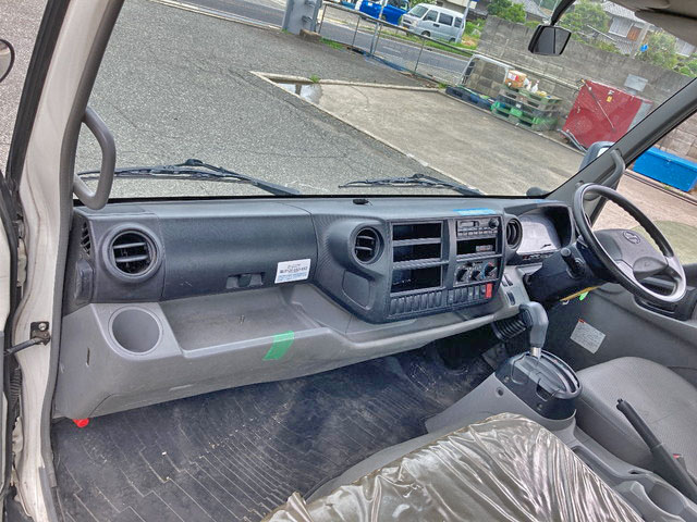 日野デュトロ平ボディ小型（2t・3t）[写真27]