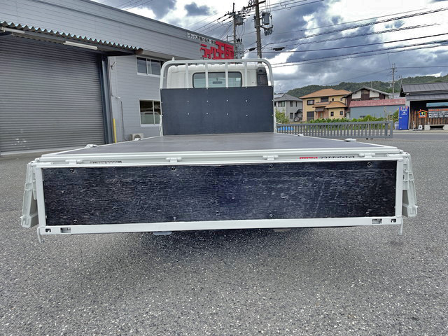 日野デュトロ平ボディ小型（2t・3t）[写真09]