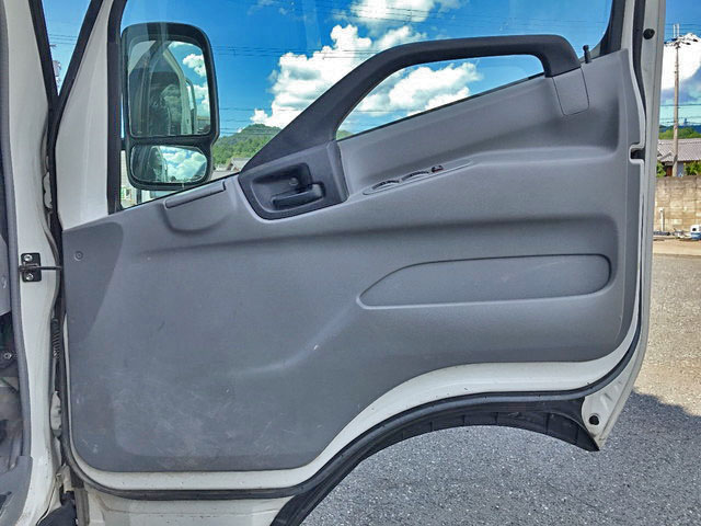 日野デュトロ平ボディ小型（2t・3t）[写真21]