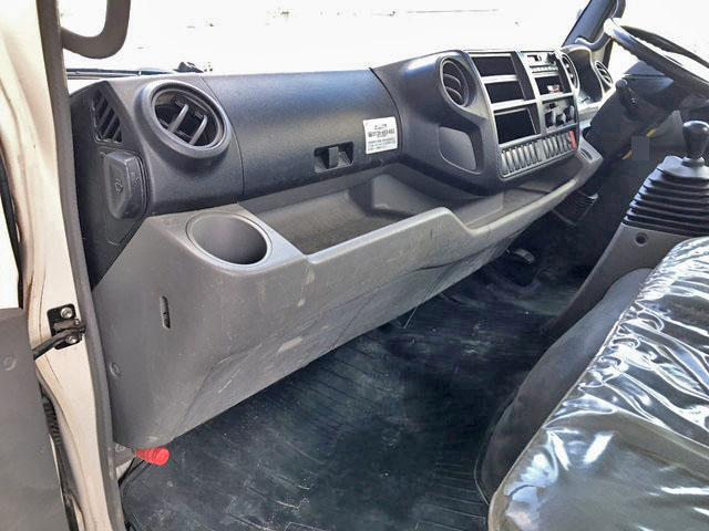 日野デュトロ平ボディ小型（2t・3t）[写真24]