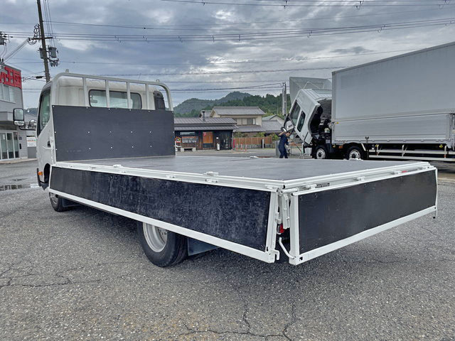 日野デュトロ平ボディ小型（2t・3t）[写真06]