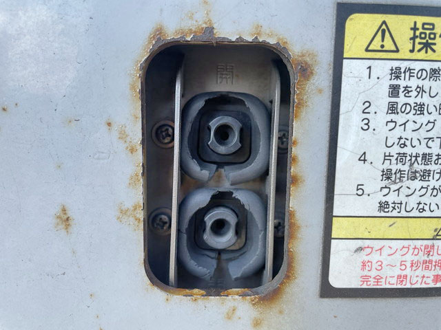 いすゞギガアルミウイング大型（10t）[写真14]