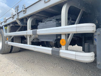 いすゞギガアルミウイング大型（10t）[写真16]