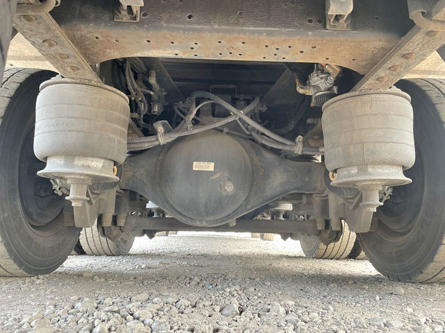 いすゞギガアルミウイング大型（10t）[写真23]