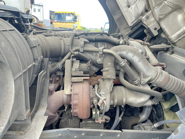 いすゞギガアルミウイング大型（10t）[写真24]