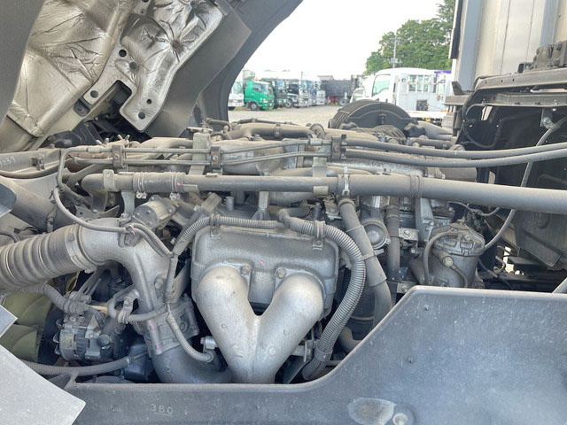 いすゞギガアルミウイング大型（10t）[写真25]