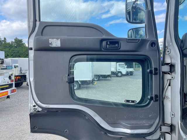 いすゞギガアルミウイング大型（10t）[写真27]