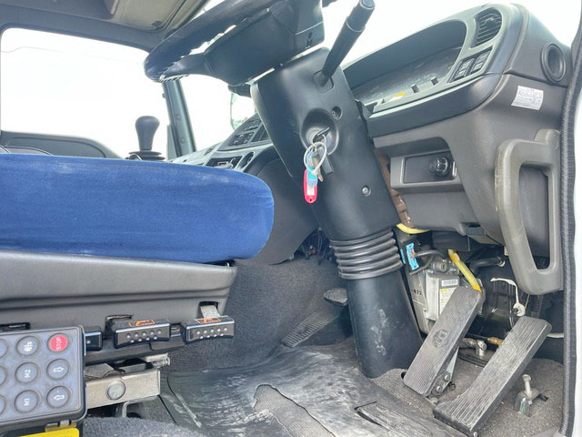 いすゞギガアルミウイング大型（10t）[写真33]