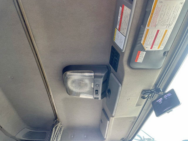 いすゞギガアルミウイング大型（10t）[写真34]