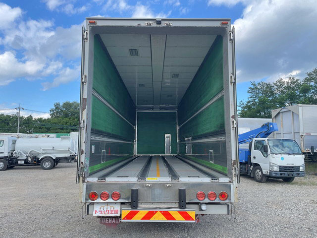 いすゞギガアルミウイング大型（10t）[写真09]