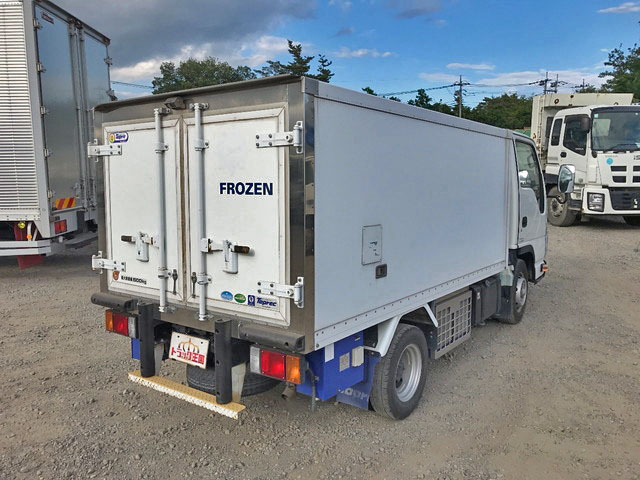 いすゞエルフ冷凍車（冷蔵車）小型（2t・3t）[写真02]