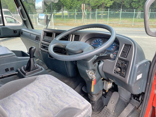 UDトラックスコンドルアルミウイング中型（4t）[写真36]