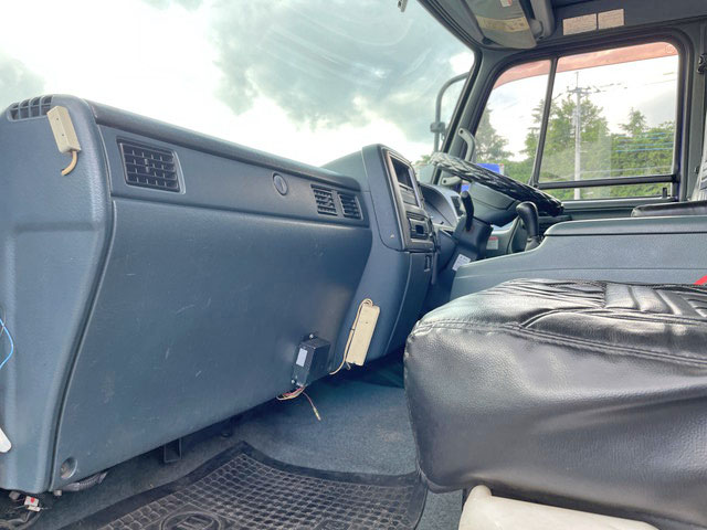 UDトラックスコンドルクレーン5段増トン（6t・8t）[写真30]