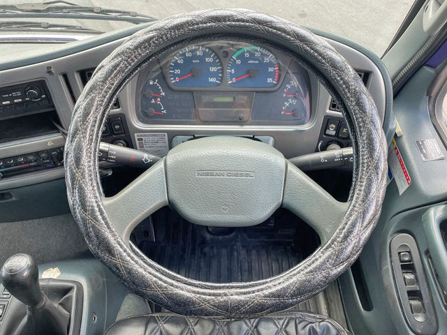 UDトラックスコンドルクレーン5段増トン（6t・8t）[写真36]