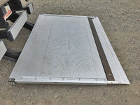 いすゞエルフアルミバン小型（2t・3t）[写真18]